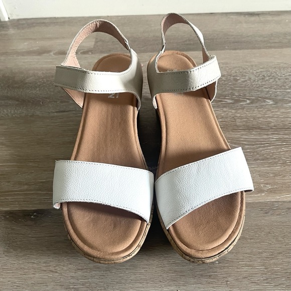 Naot Shoes - Naot Women's Summer Sandals Size 40 US 9 White Ivory Leather Wedges Ankle Strap